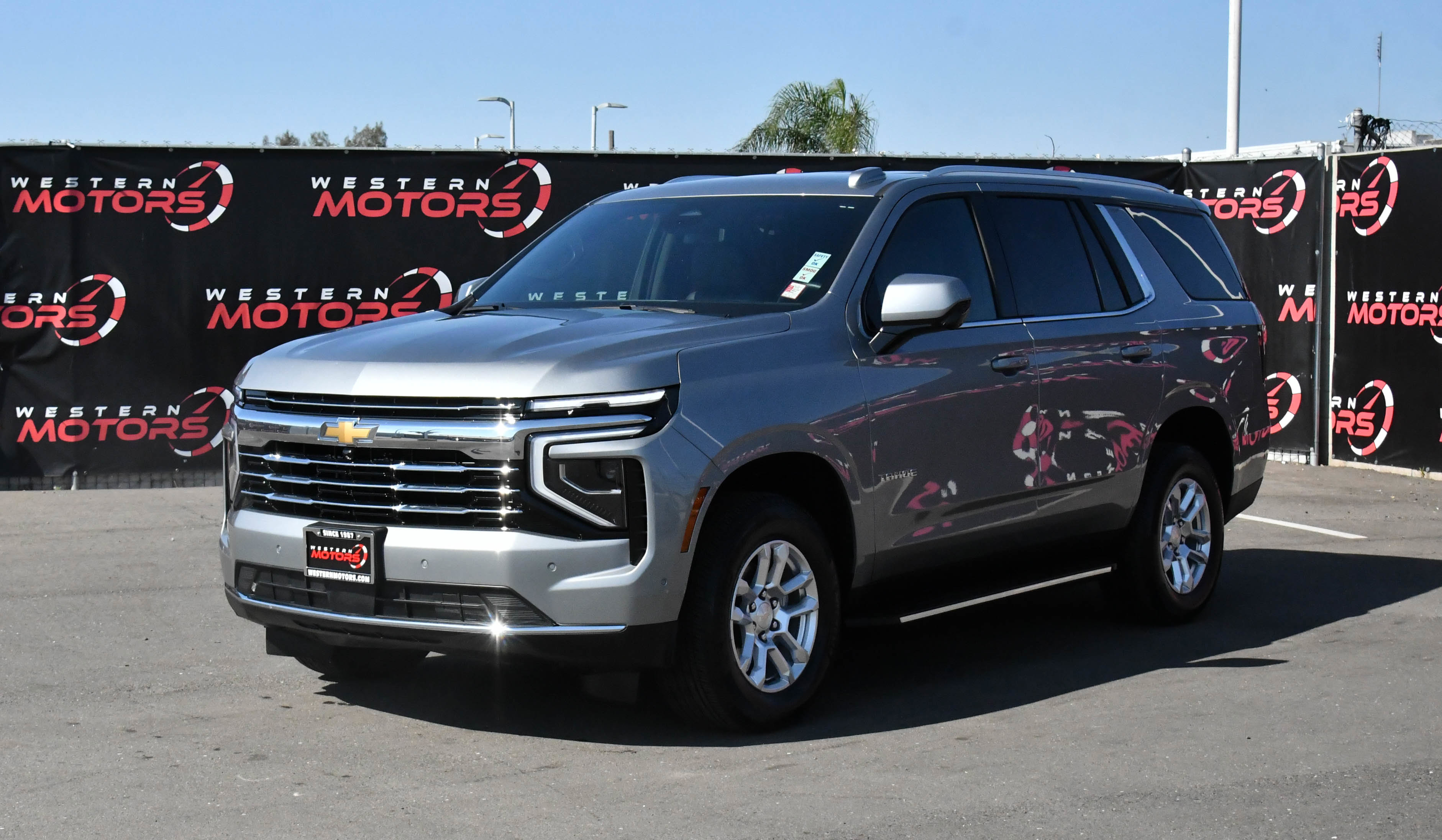 Used 2025 Chevrolet Tahoe LT AWD/4WD image 3