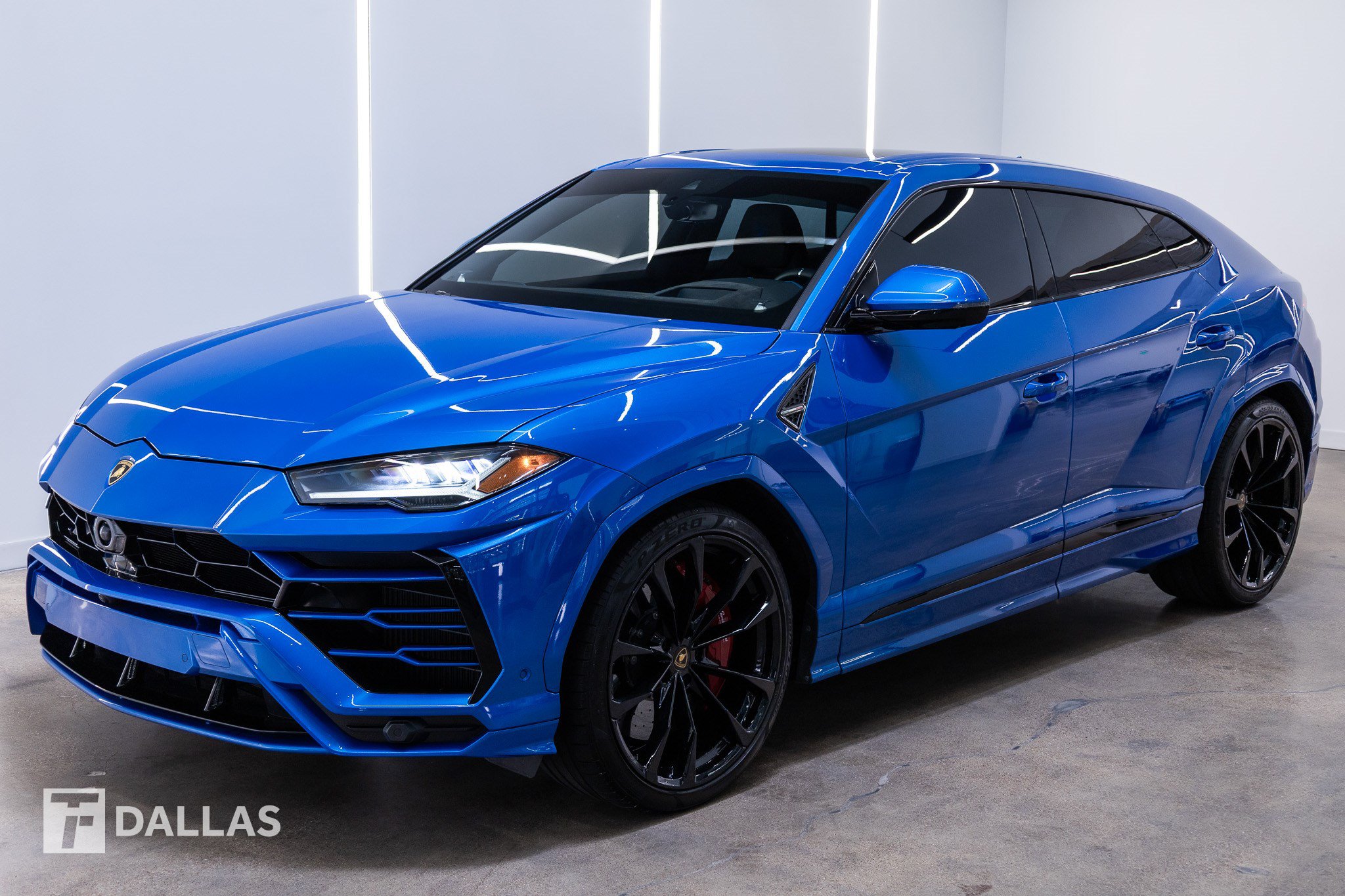 Used 2022 Lamborghini Urus AWD/4WD image 6