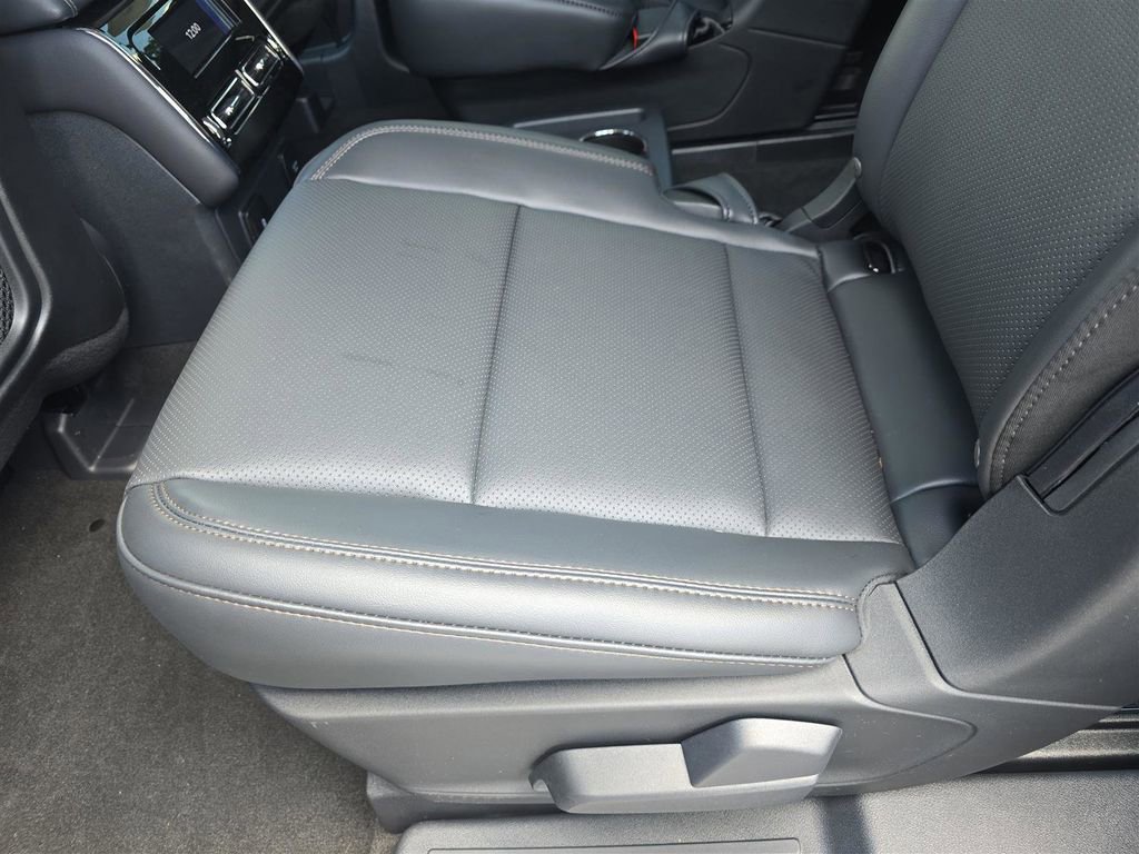 New 2025 Lincoln Aviator 2WD w/ Equipment Group 101A image 16