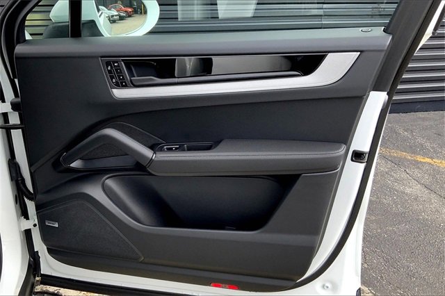 New 2026 Porsche Cayenne Coupe image 29