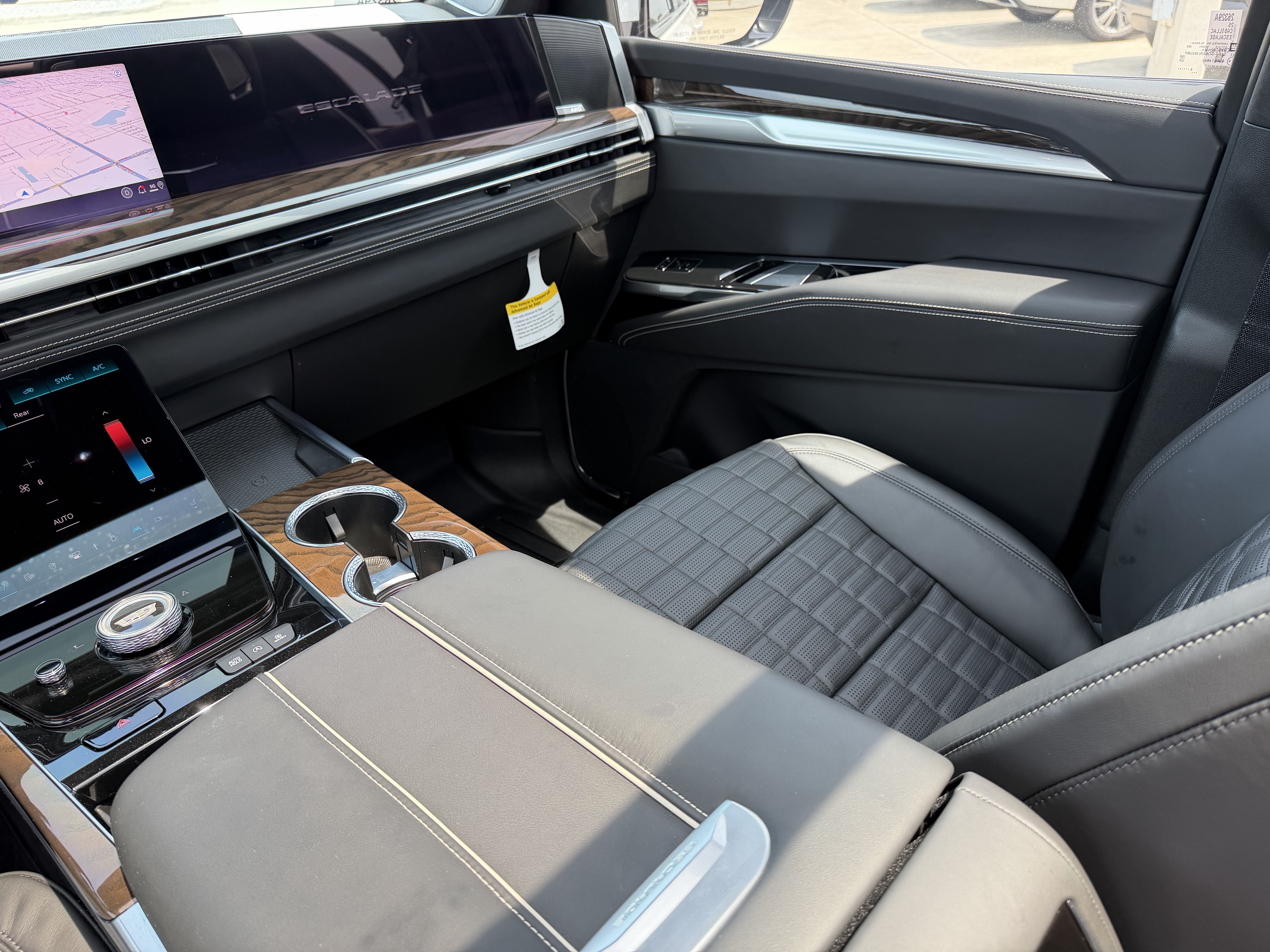 Certified 2025 Cadillac Escalade Sport Platinum w/ LPO, ONYX Package AWD/4WD image 10