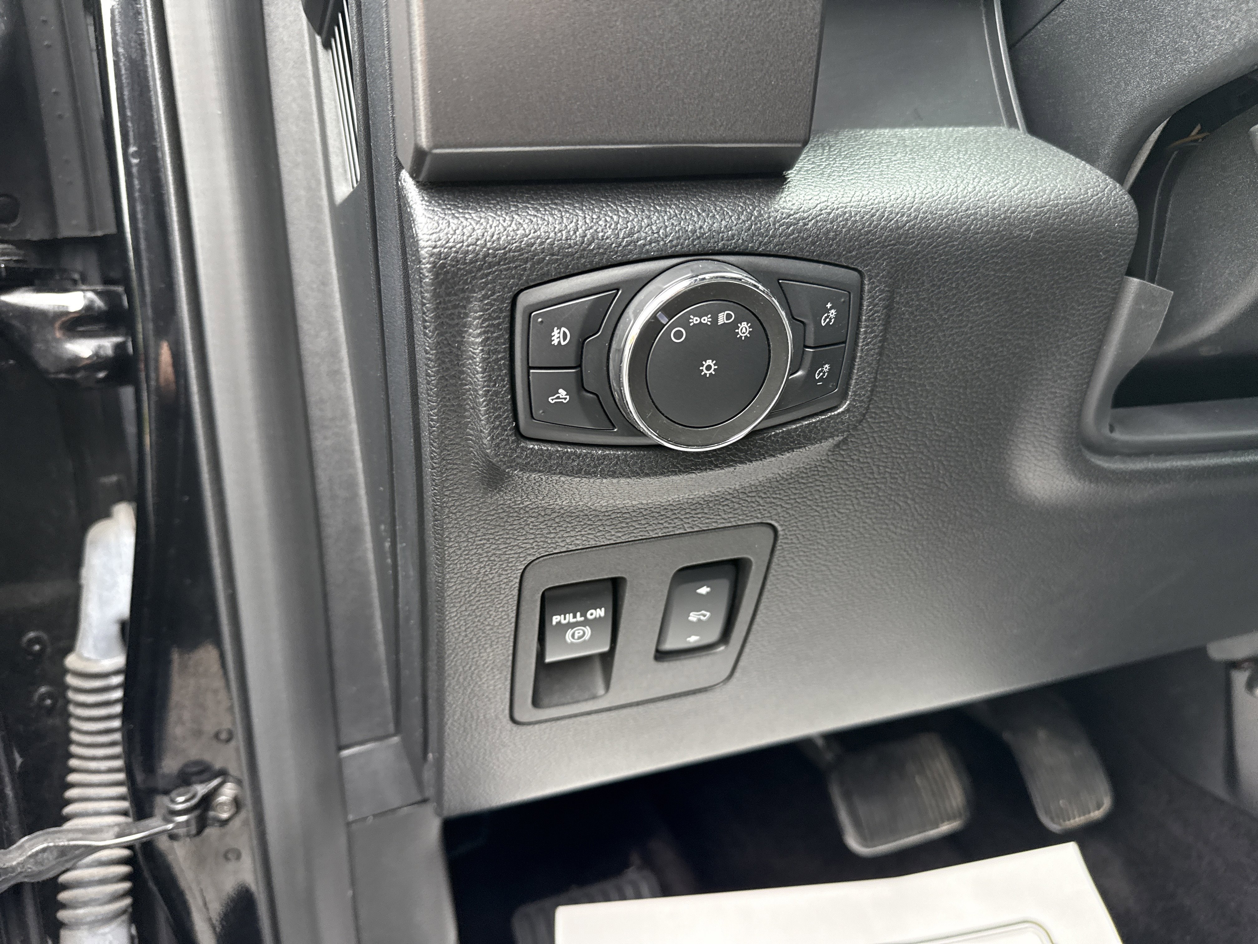 Used 2017 Ford F150 XLT w/ Equipment Group 301A Mid AWD/4WD image 17
