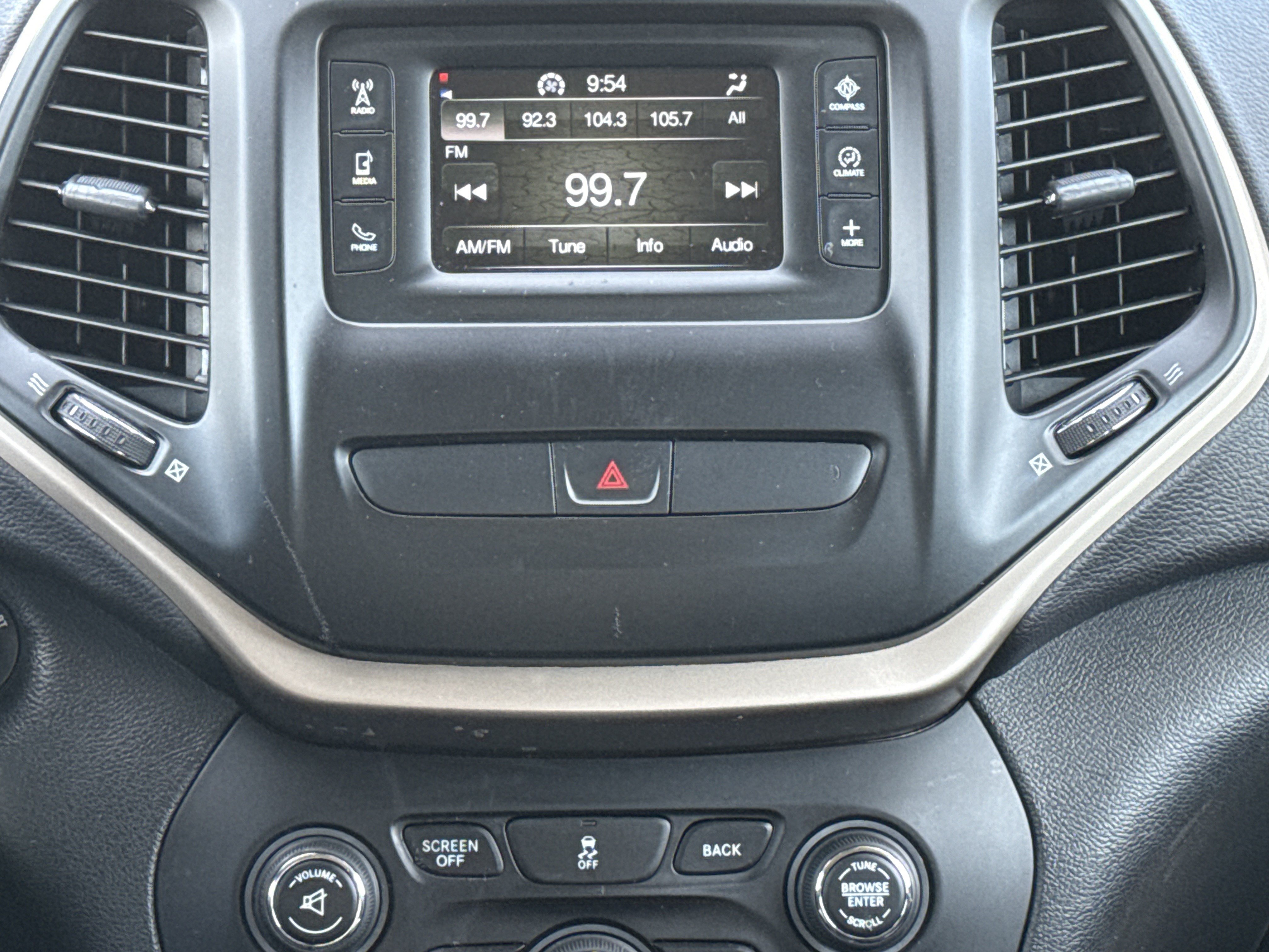 Used 2016 Jeep Cherokee Sport w/ Cold Weather Group FWD image 23