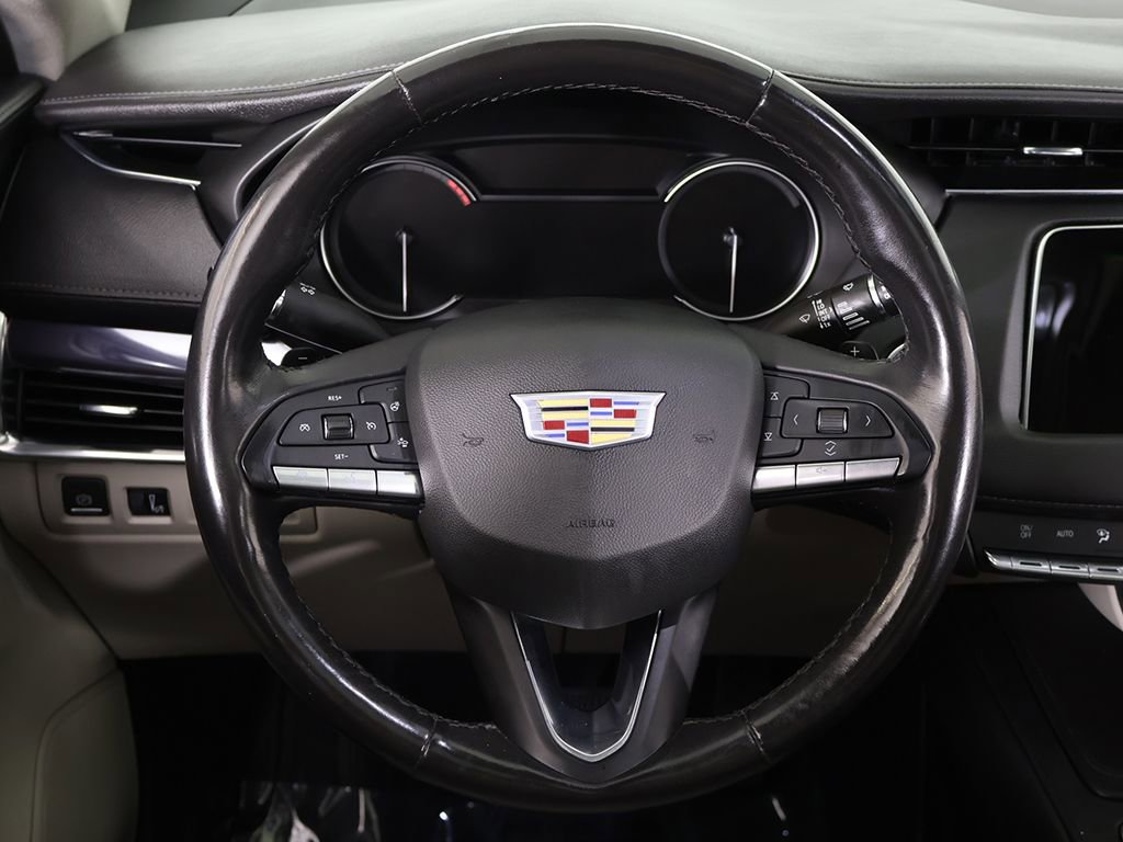 Used 2023 Cadillac XT4 Luxury w/ Cold Weather Package image 42