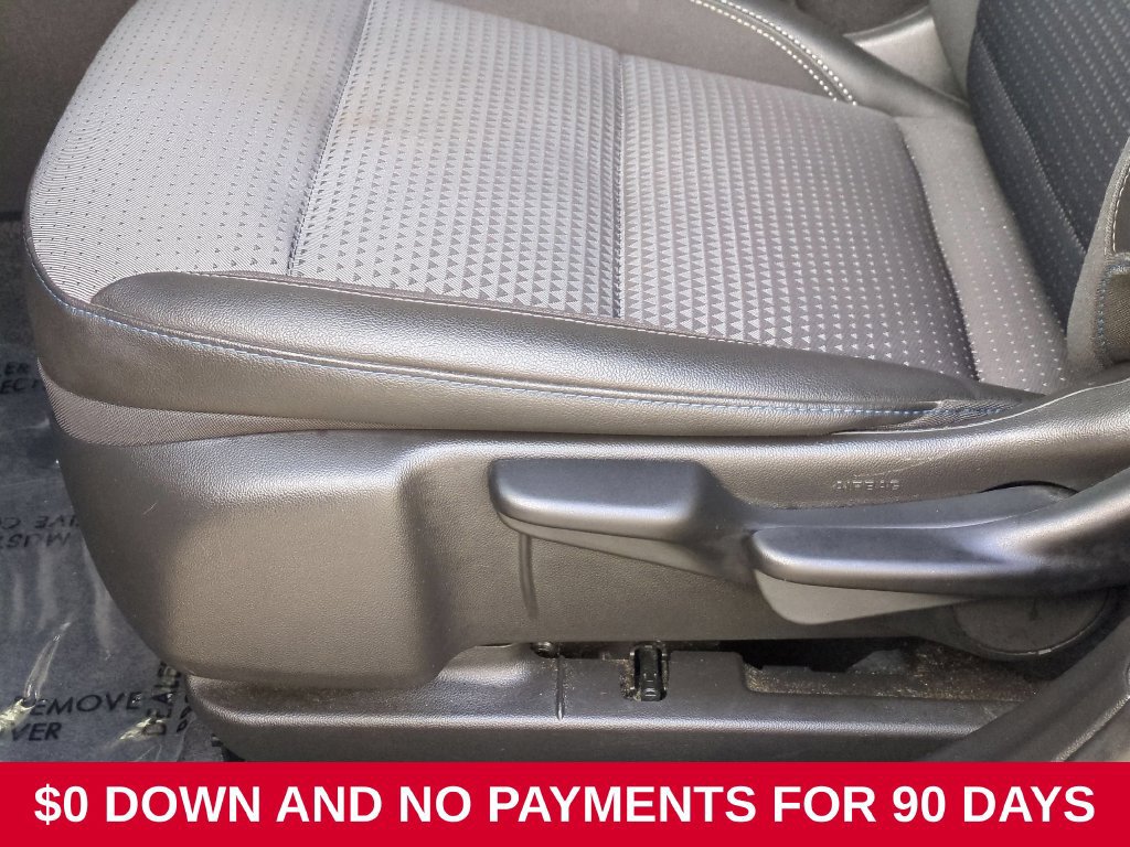 Used 2025 Chevrolet Trax LT w/ LT Convenience Package FWD image 14