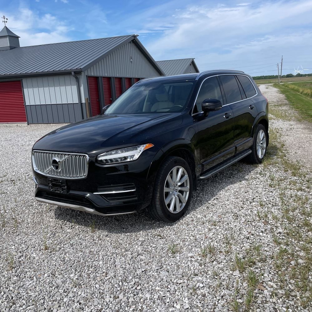 Used 2016 Volvo XC90 T8 Inscription w/ Vision Package AWD/4WD image 2