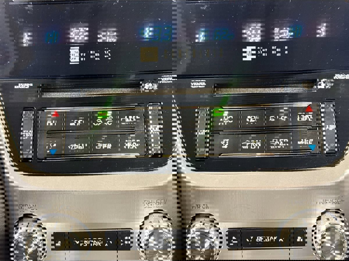 Used 2017 Toyota Land Cruiser image 17