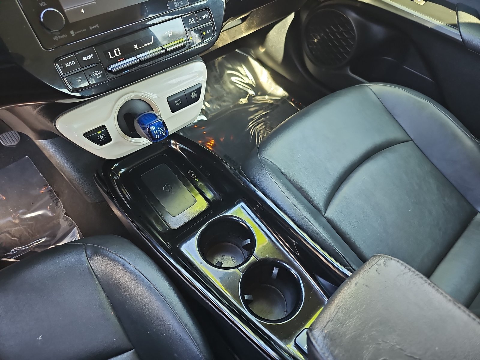Used 2017 Toyota Prius Three Touring w/ Carpet Mat Package FWD image 25