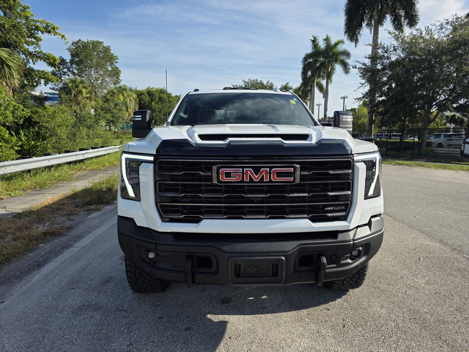 Used 2025 GMC Sierra 2500 AT4X w/ AT4X AEV Edition AWD/4WD image 8