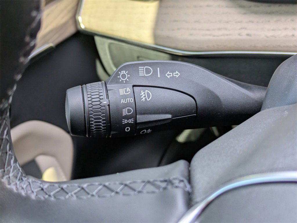 Used 2026 Volvo XC90 B6 Ultra w/ Lounge Package image 38