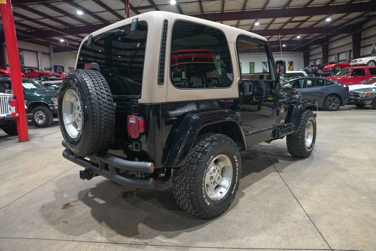 Used 2002 Jeep Wrangler Sahara AWD/4WD image 26