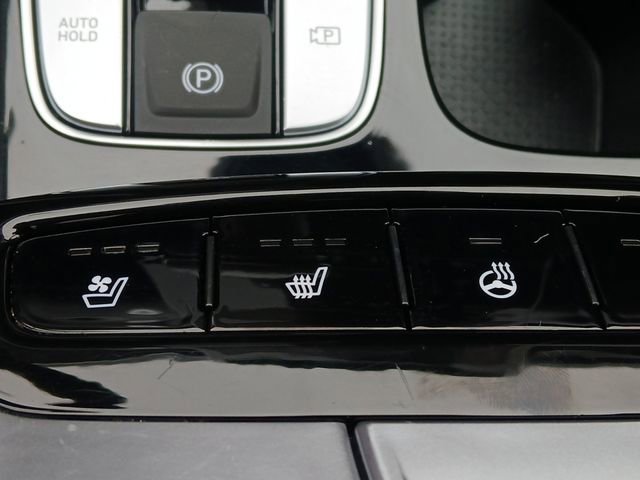 Used 2022 Hyundai Santa Cruz Limited image 15