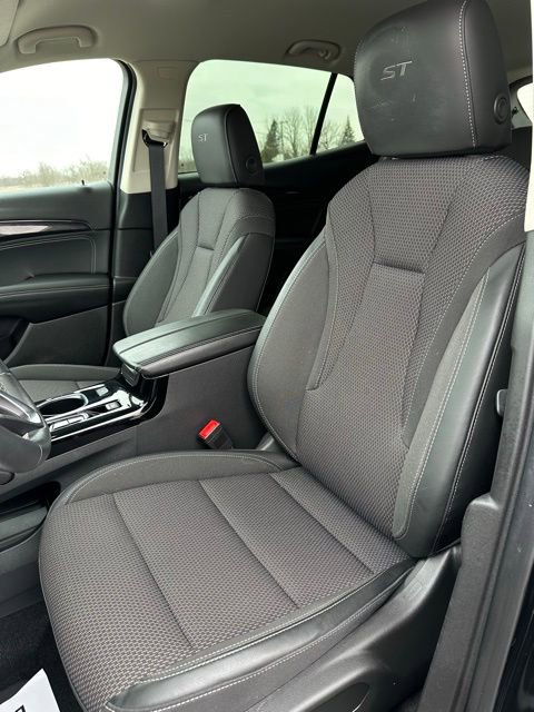 Used 2023 Buick Envision Preferred w/ Sport Touring Package image 22
