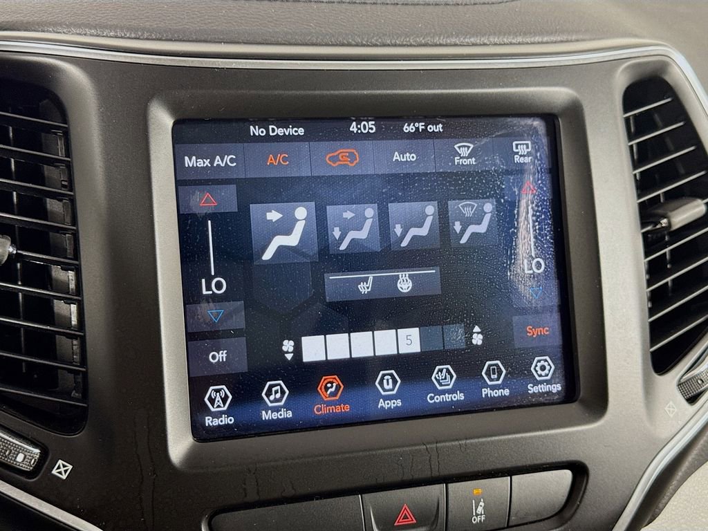 Used 2022 Jeep Cherokee Latitude Lux w/ Sun & Sound Group image 37