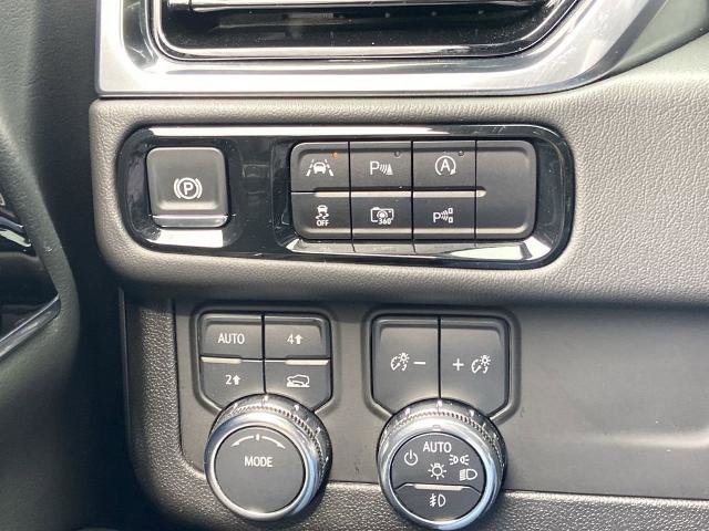 Used 2025 GMC Yukon XL Denali image 14