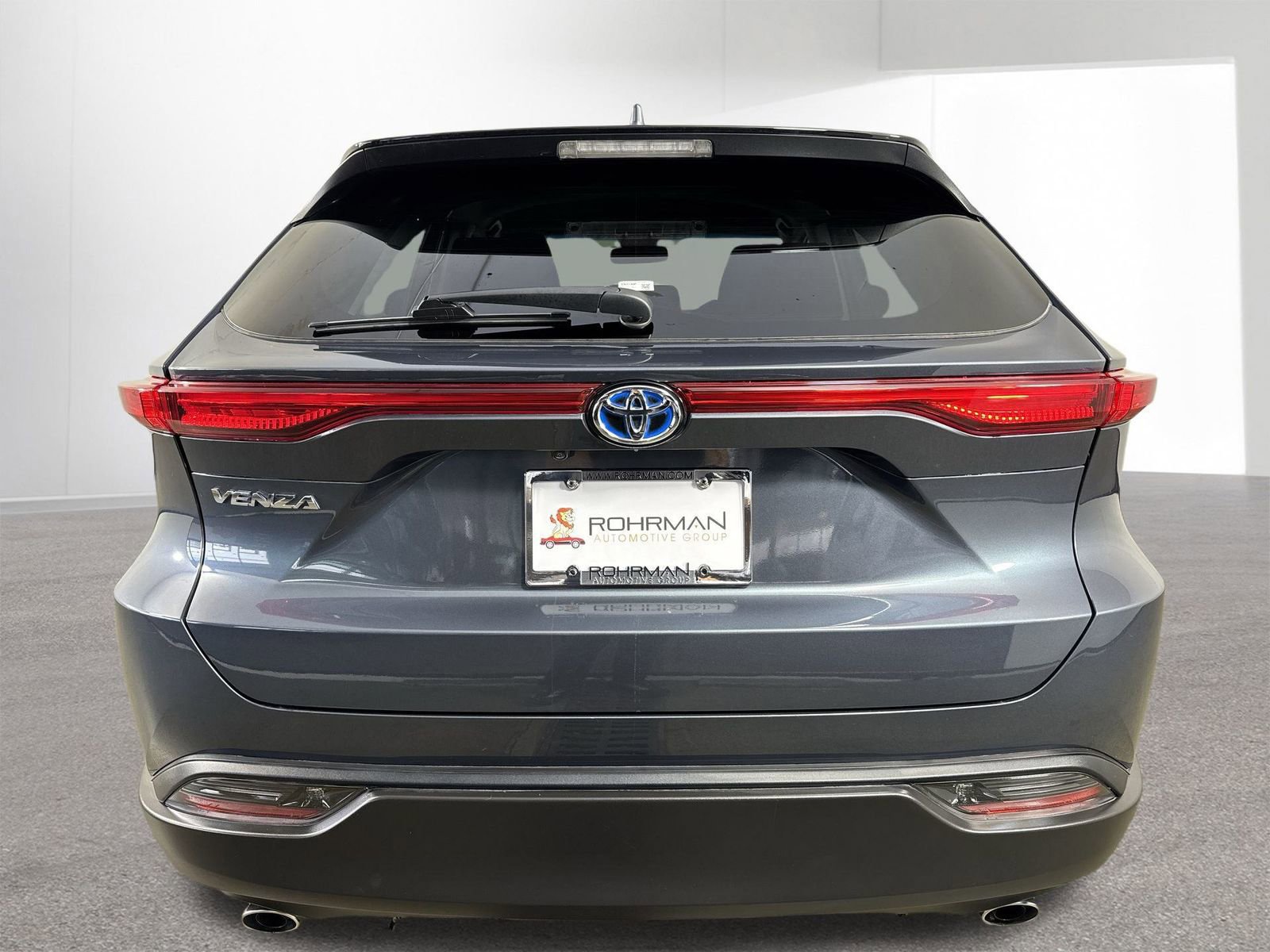 Used 2024 Toyota Venza LE image 31