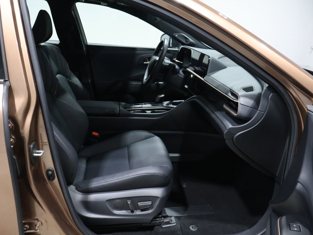 Used 2023 Toyota Crown Platinum image 23