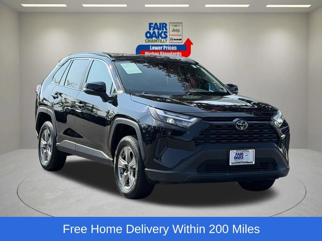 Used 2025 Toyota RAV4 XLE AWD/4WD video 1