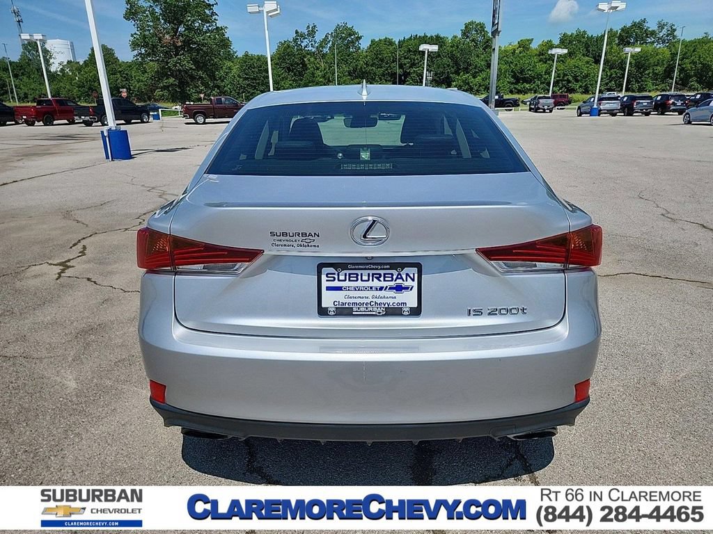 Used 2017 Lexus IS 200t RWD image 4