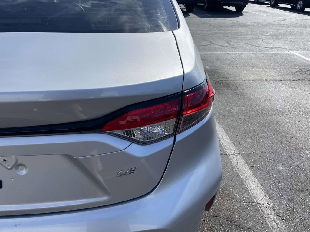 Used 2025 Toyota Corolla LE image 17