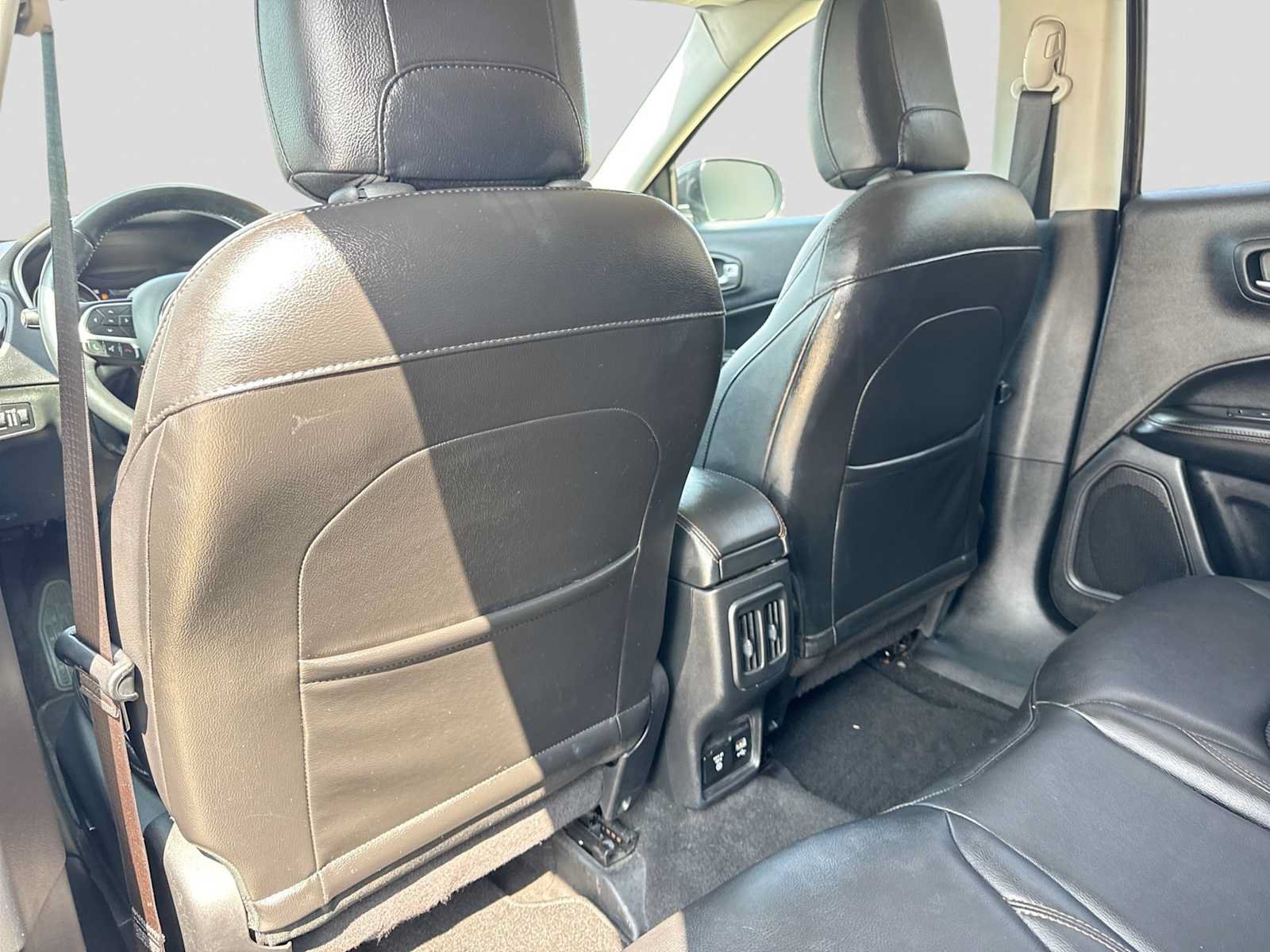 Used 2018 Jeep Compass Limited w/ Navigation Group AWD/4WD image 17