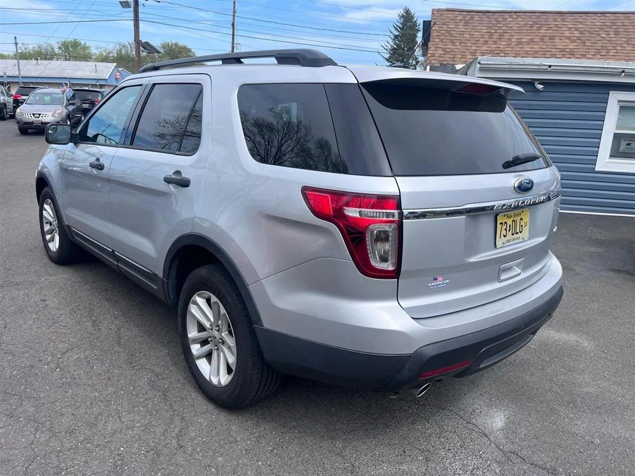 Used 2015 Ford Explorer 4WD image 4
