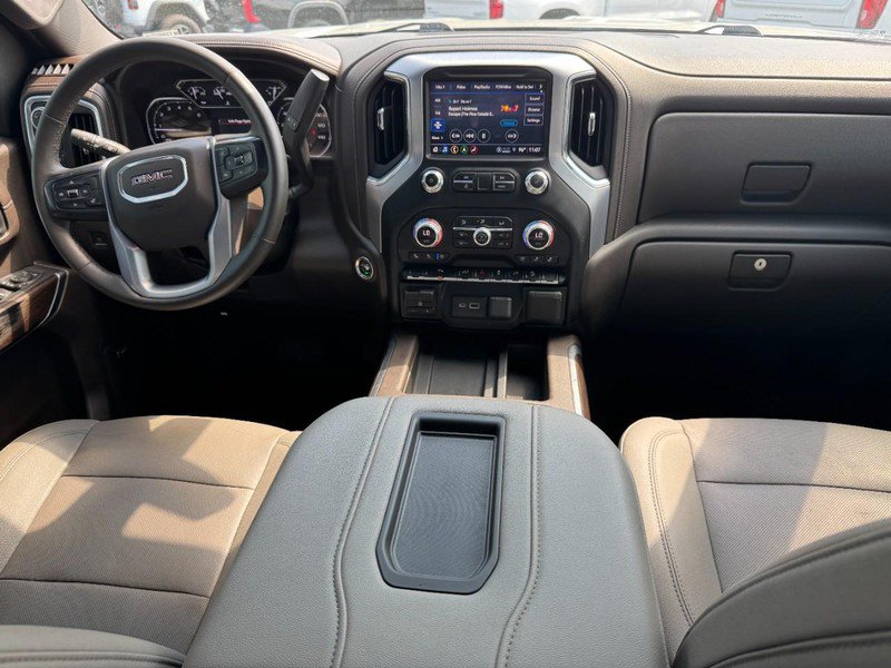 Used 2021 GMC Sierra 2500 SLT w/ SLT Premium Package AWD/4WD image 11