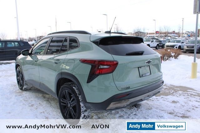 Used 2025 Chevrolet Trax ACTIV w/ Sunroof Package image 4