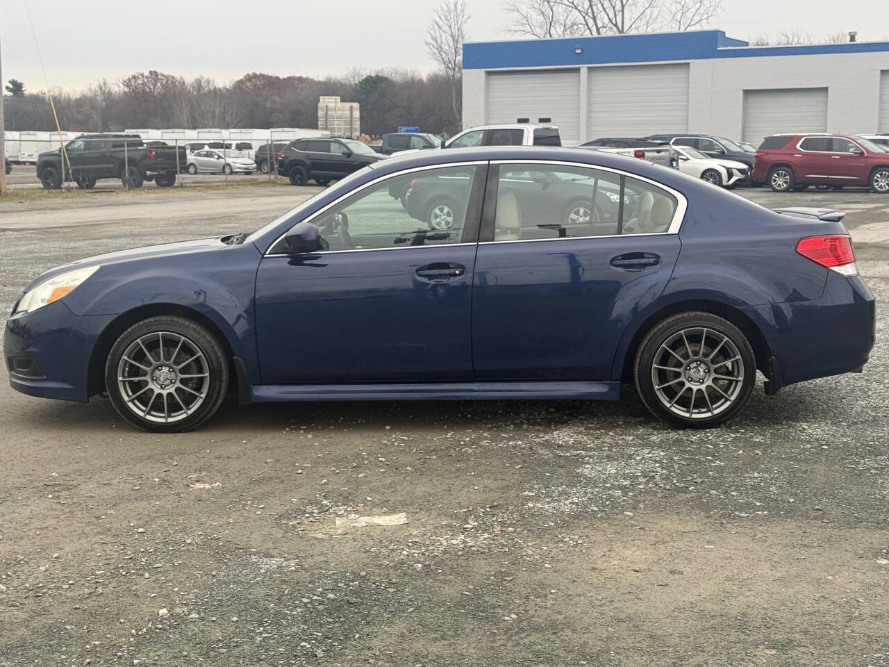Used 2011 Subaru Legacy 2.5i Premium w/ All-Weather Pkg AWD/4WD image 8