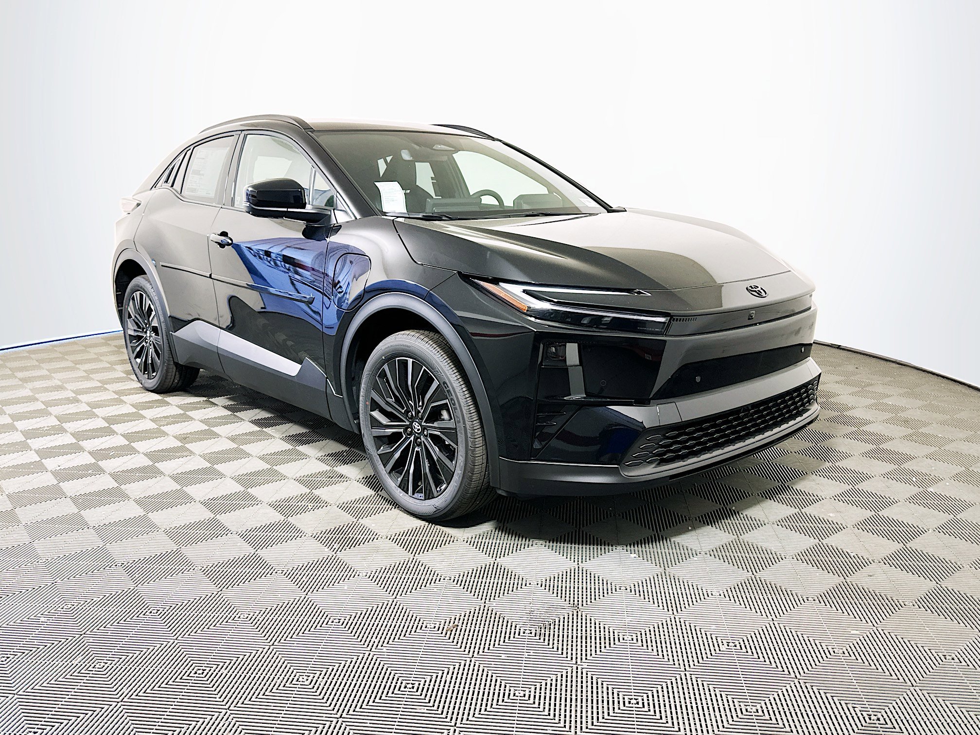 New 2026 Toyota C-HR AWD/4WD image 1