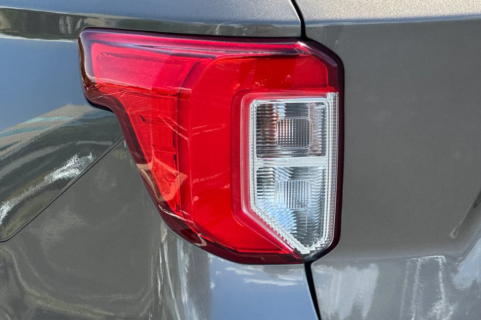 Used 2021 Ford Explorer XLT w/ Equipment Group 202A RWD image 46