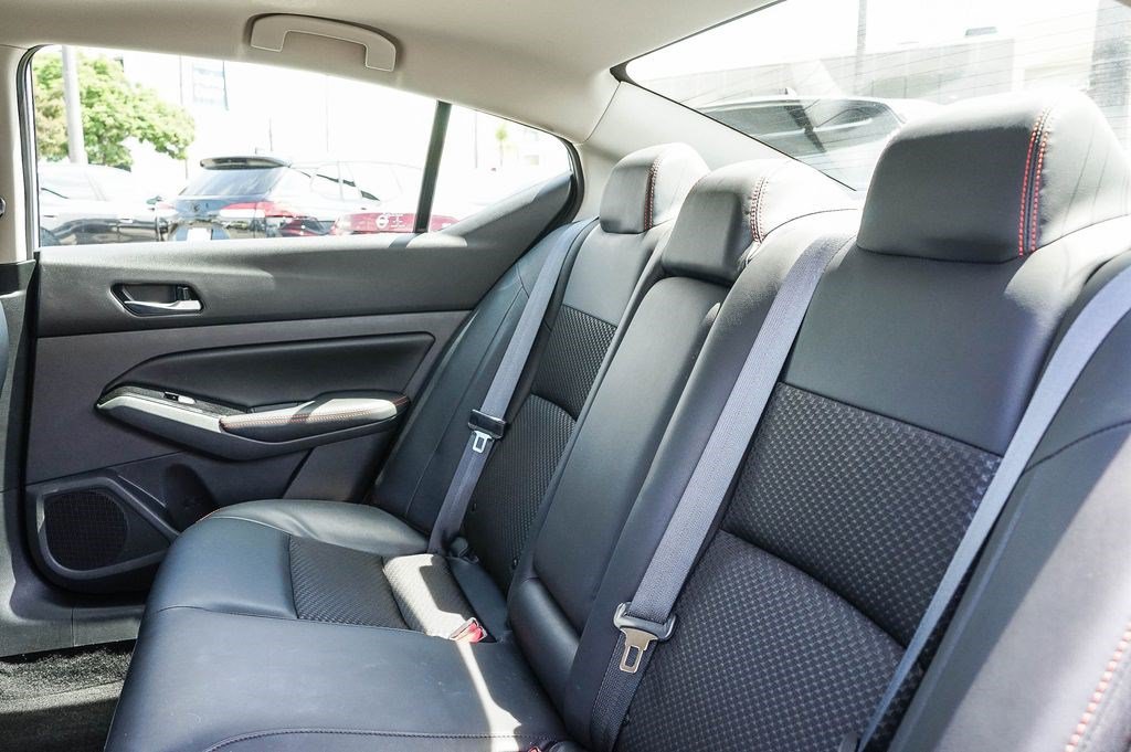 Certified 2023 Nissan Altima 2.5 SR FWD image 18