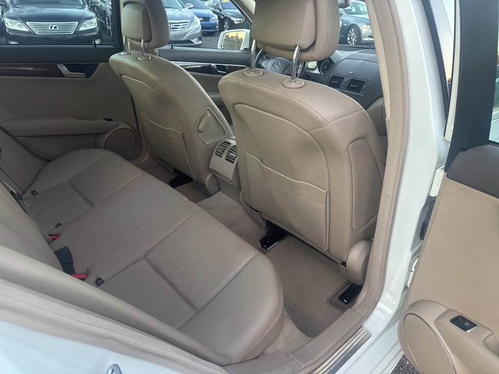 Used 2011 Mercedes-Benz C 300 4MATIC Sedan image 46