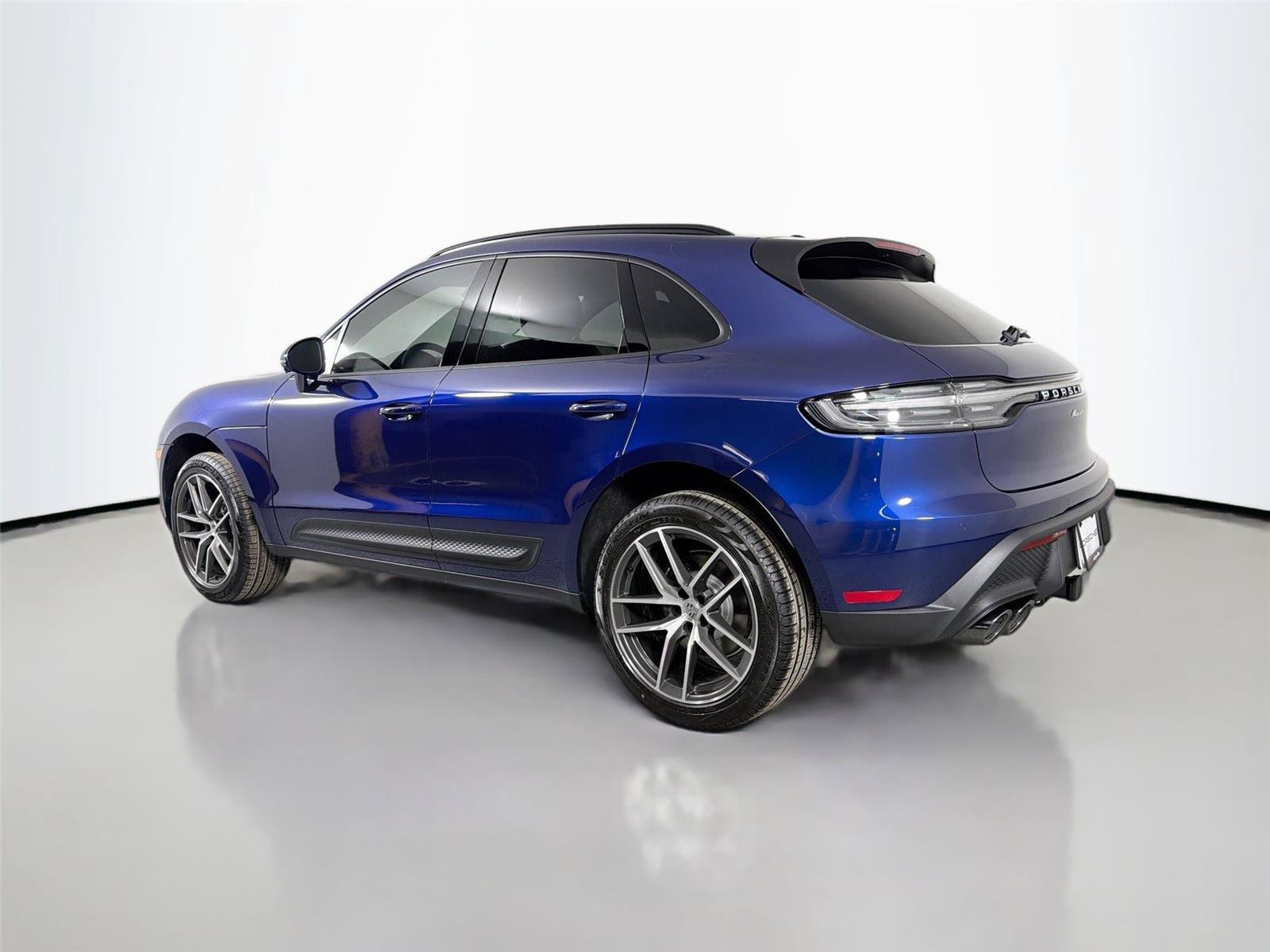 Certified 2026 Porsche Macan Turbo AWD/4WD image 3