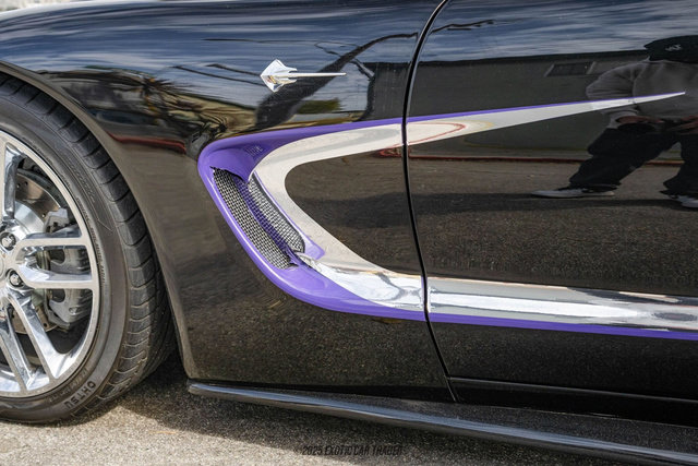 Used 2001 Chevrolet Corvette Coupe w/ Preferred Equipment Group1 image 69