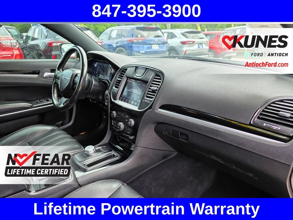 Used 2019 Chrysler 300 S AWD/4WD image 33