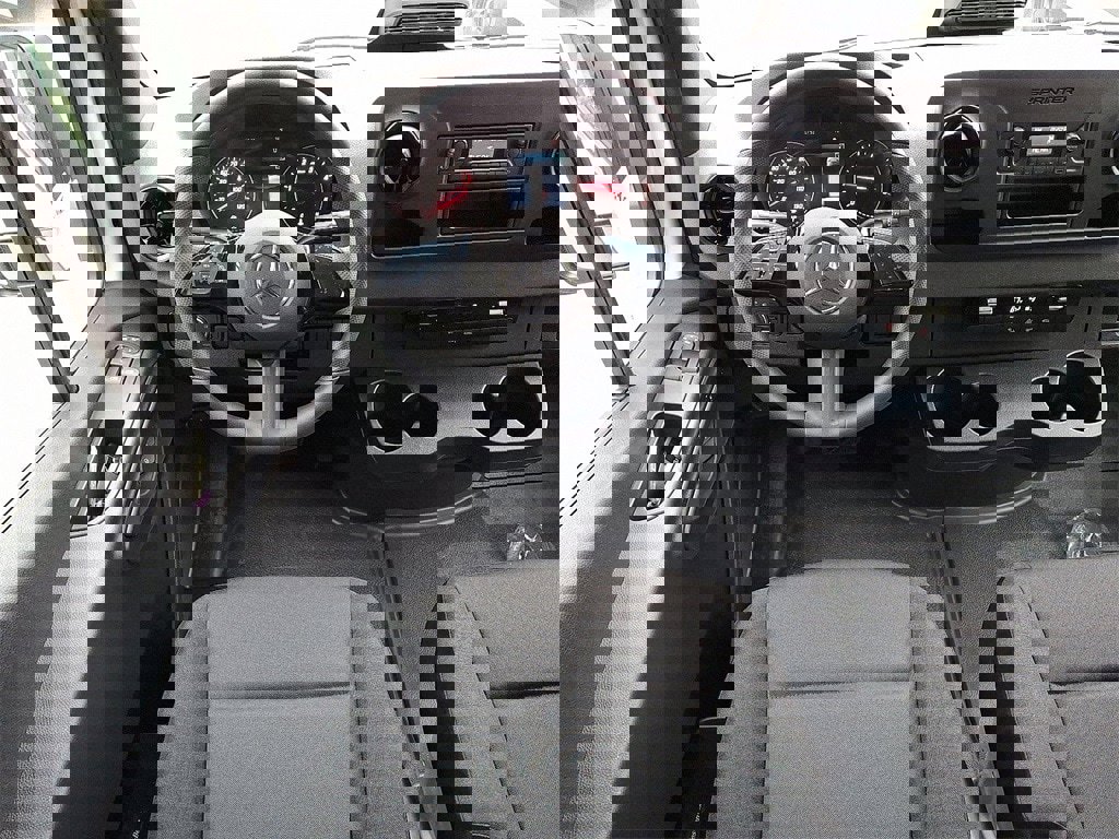 New 2025 Mercedes-Benz Sprinter 2500 image 8