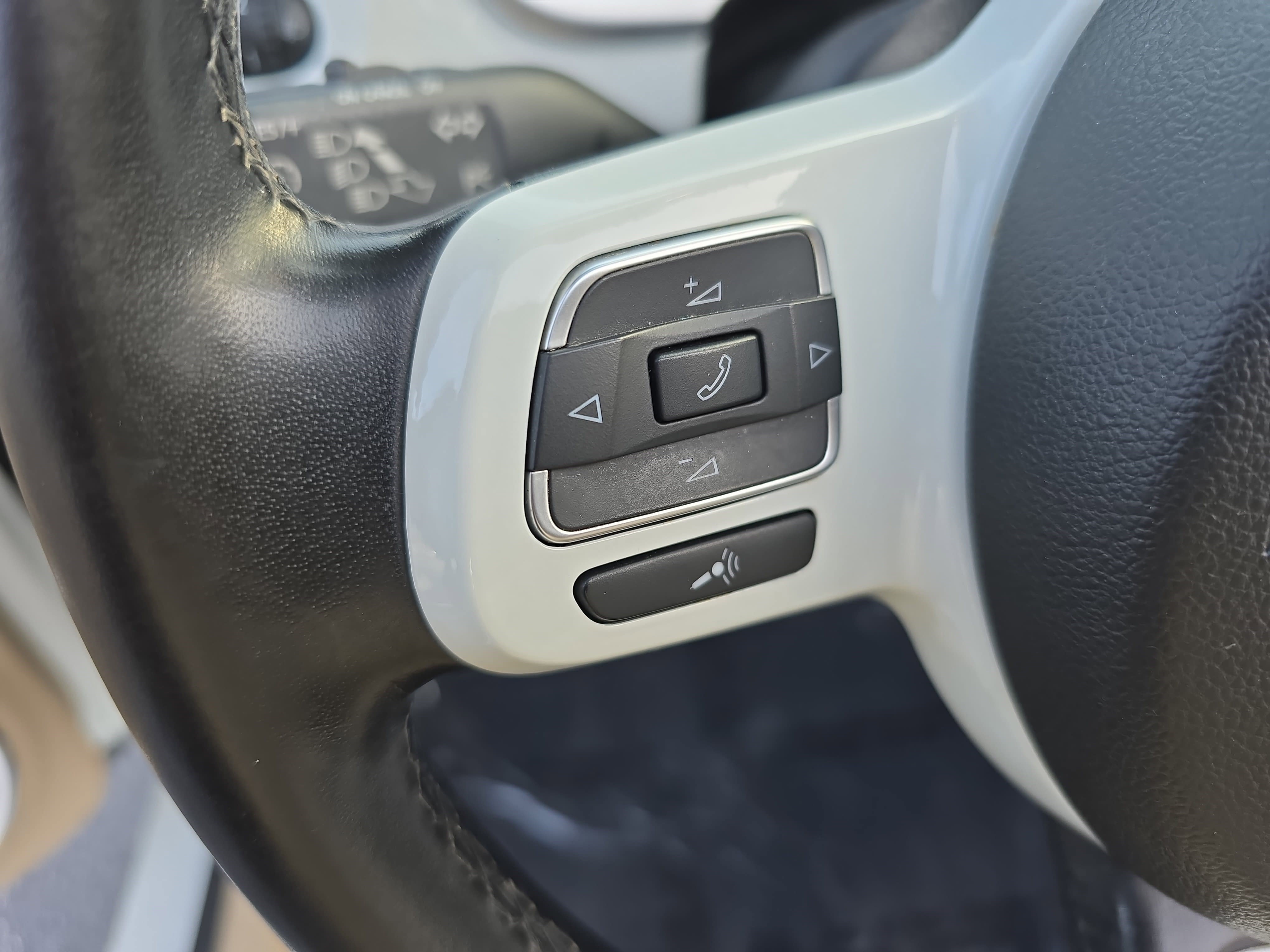 Used 2019 Volkswagen Beetle 2.0T S image 16