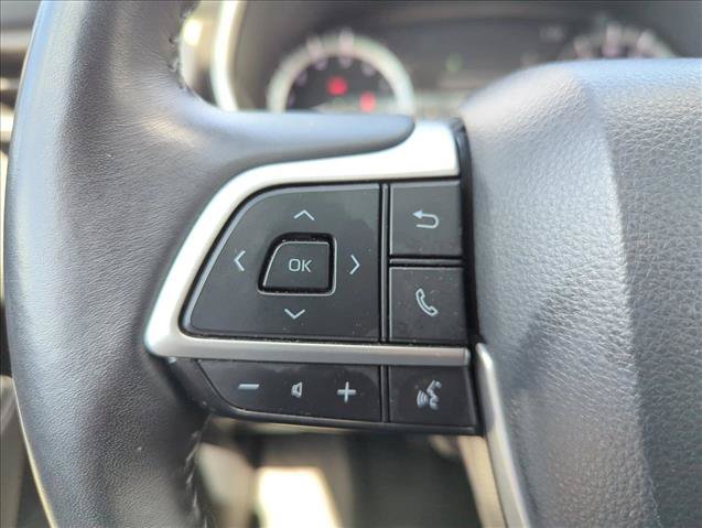 Used 2025 Toyota Highlander XLE AWD/4WD image 16