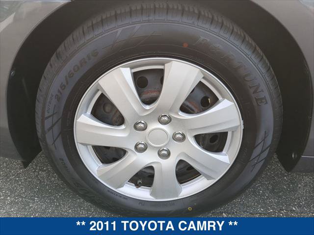 Used 2011 Toyota Camry LE FWD image 9
