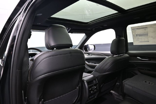 New 2026 Jeep Grand Cherokee Limited AWD/4WD image 23