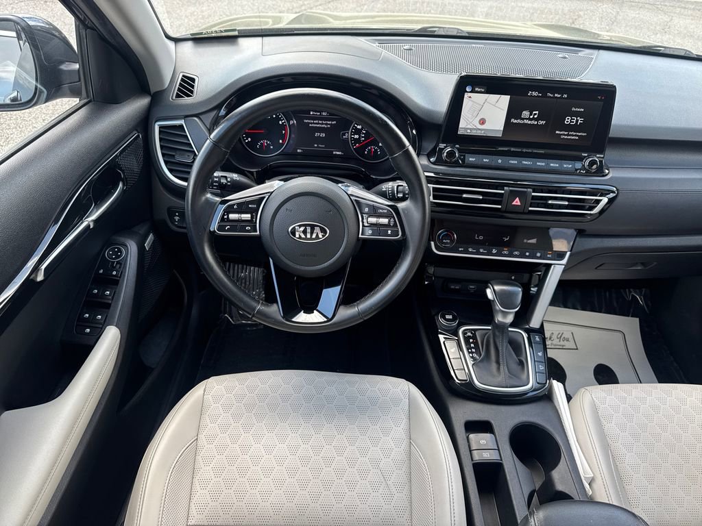 Used 2021 Kia Seltos SX w/ SX Sunroof Package image 23
