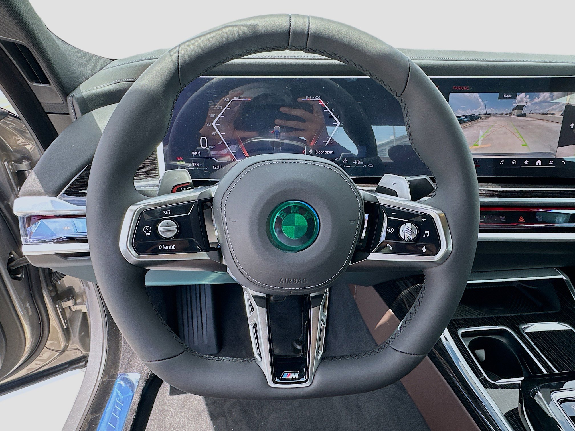 New 2025 BMW 750e xDrive w/ Executive Package image 8