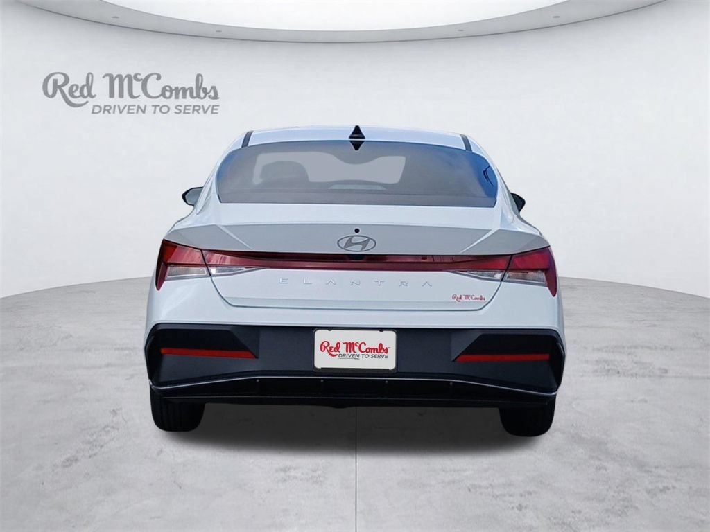 New 2026 Hyundai Elantra SE FWD image 4