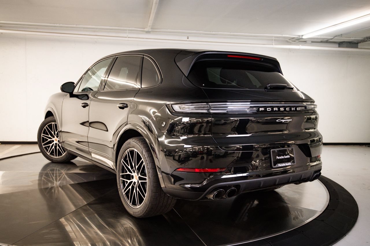 Certified 2026 Porsche Cayenne AWD/4WD image 3