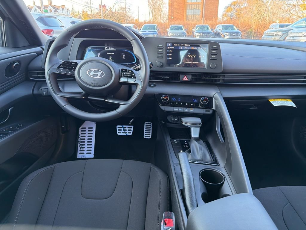 New 2026 Hyundai Elantra Sport FWD image 17