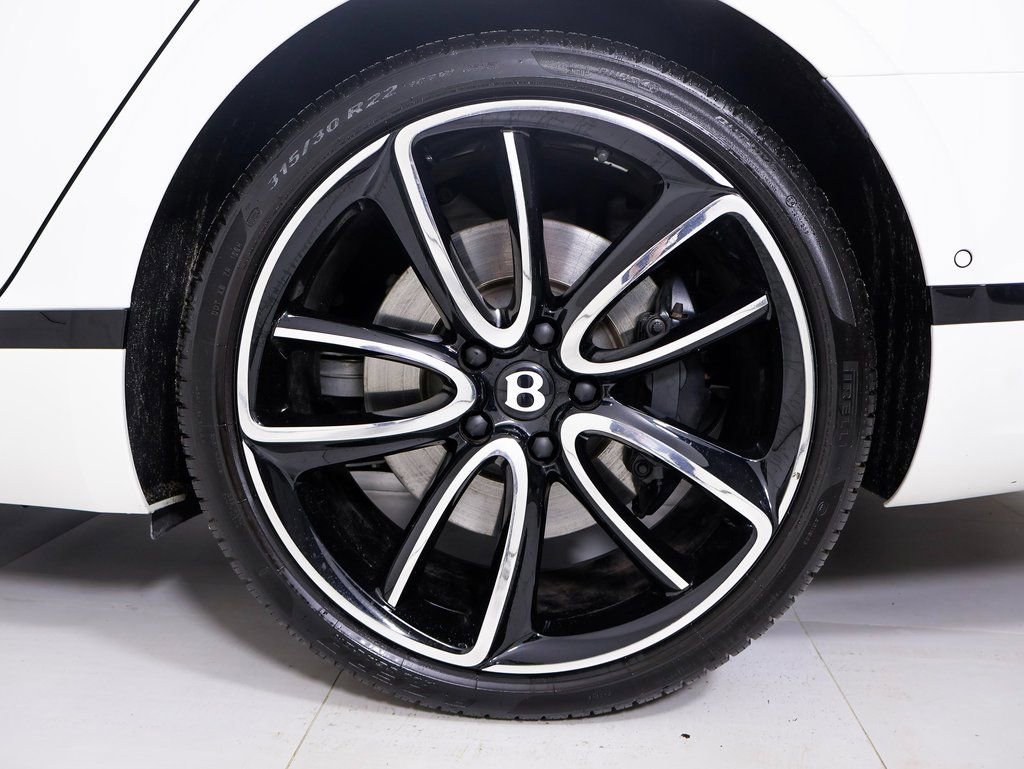 Used 2024 Bentley Flying Spur V8 image 52