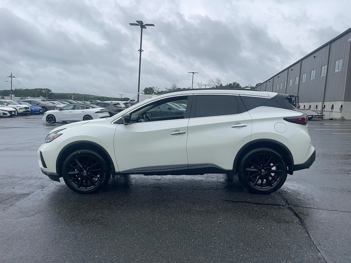 Used 2024 Nissan Murano SV w/ SV Midnight Edition Package AWD/4WD image 4