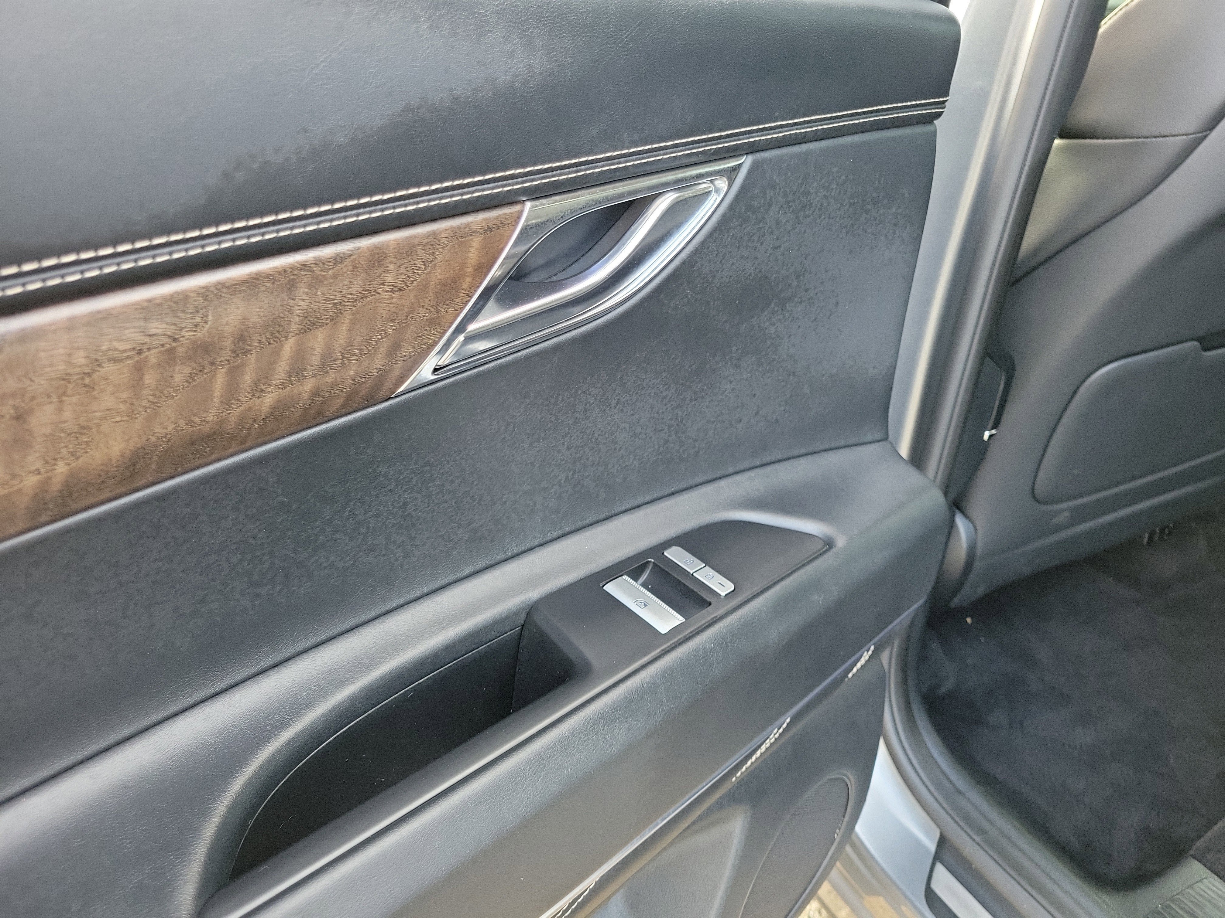 Used 2024 Genesis GV80 2.5T image 13