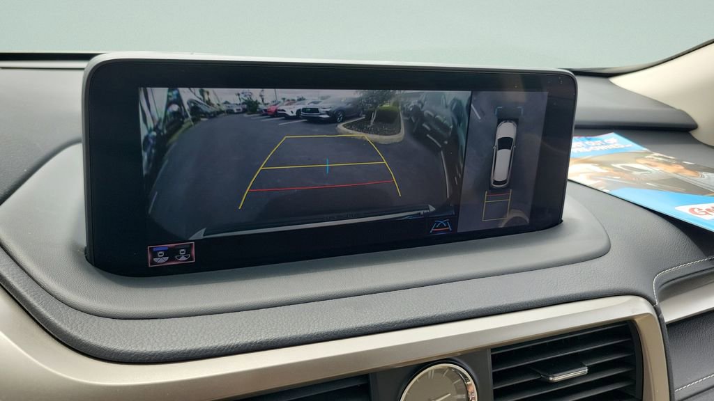 Used 2021 Lexus RX 350L Premium w/ Premium Package image 18